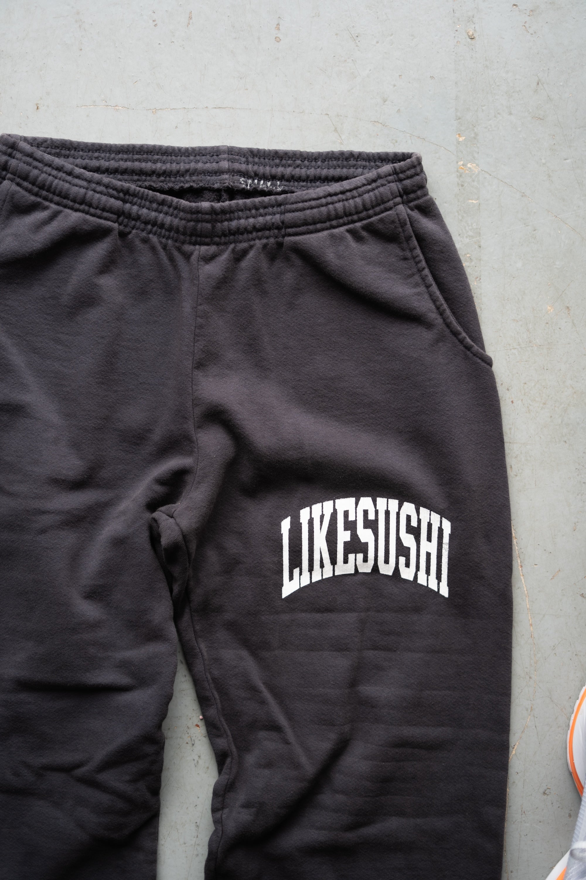 Arch Logo Basic Sweatpants (Dolphin Blue) - likesushi